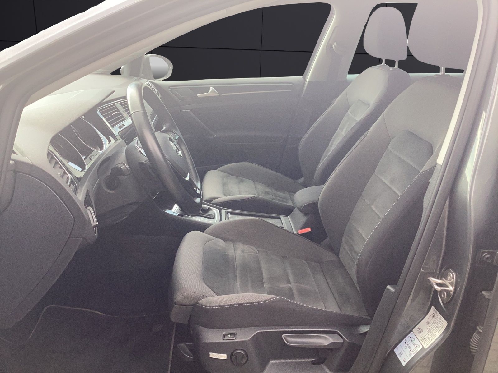 Fahrzeugabbildung Volkswagen Golf VII Variant TDI Highl. DSG LED FAP+ DAB Nav