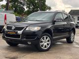 Volkswagen Touareg V6 TDI Klima Leder Automatik Navi PDC SH - Volkswagen Touareg aus 2007: TDI