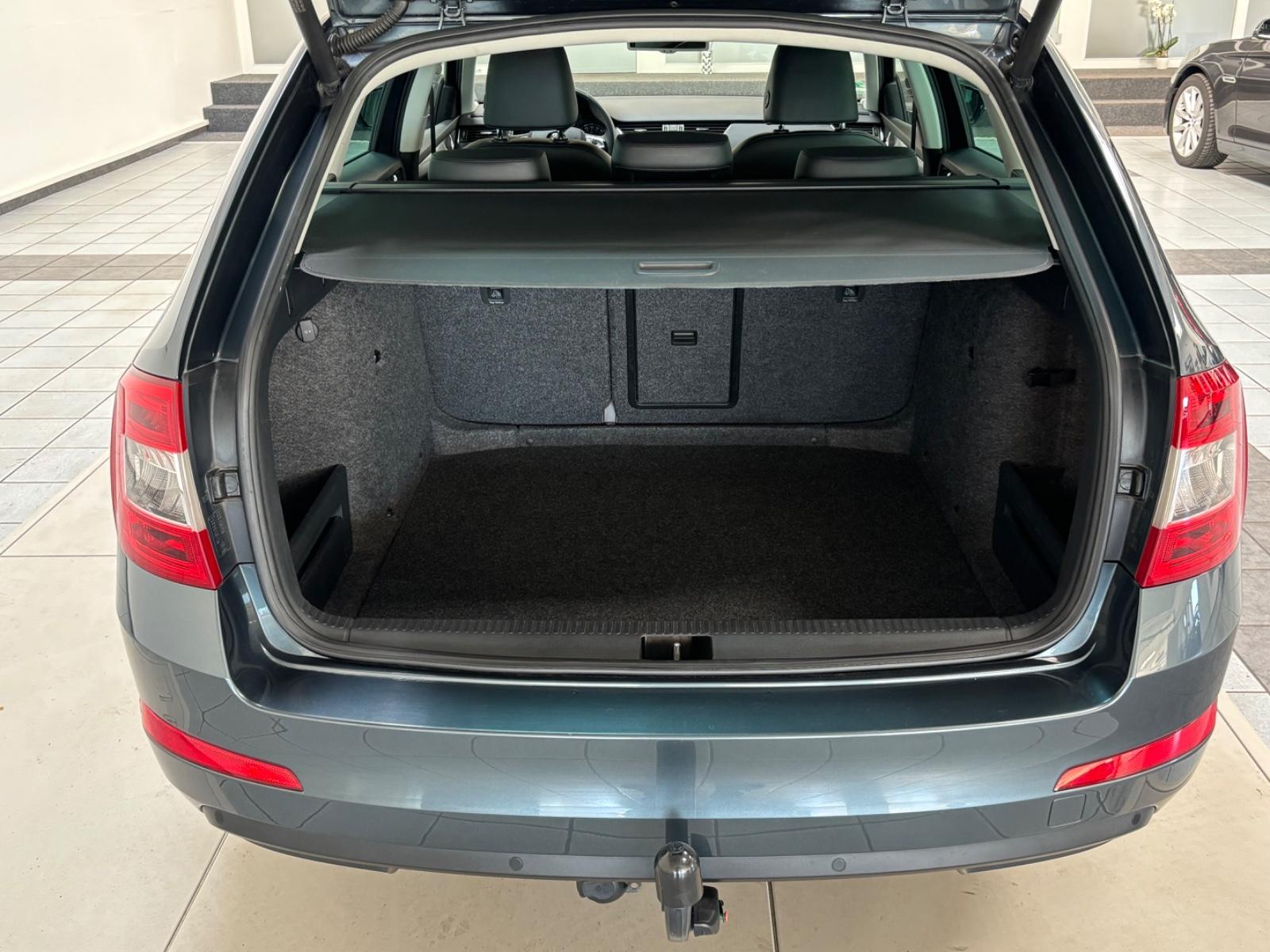 Skoda Octavia 2.0 TDI,Automatik,Scheckheft,Teilleder