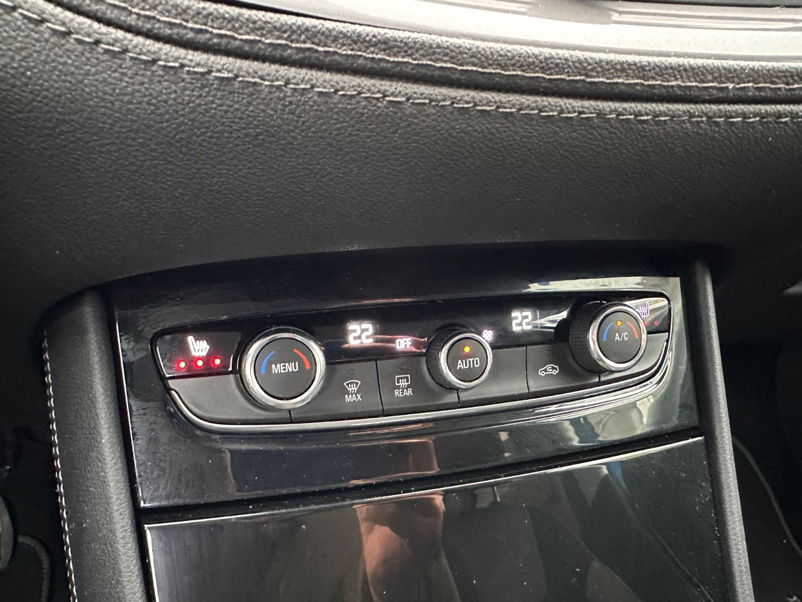 Fahrzeugabbildung Opel Grandland (X) 1.2 Turbo BiLED/AHK/Navi/360°/GJR