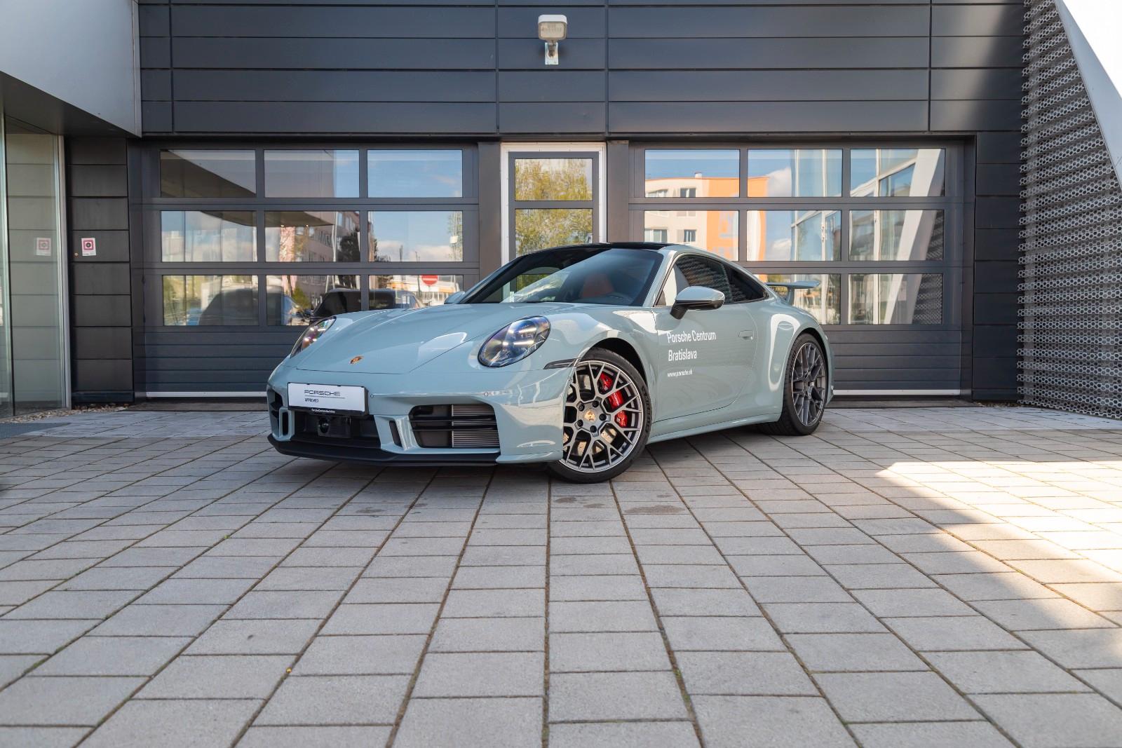 Porsche 911 Carrera 4 S