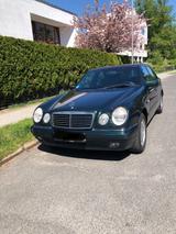 Mercedes-Benz E 320 4MATIC AVANTGARDE  - Mercedes-Benz E 320: 4matic