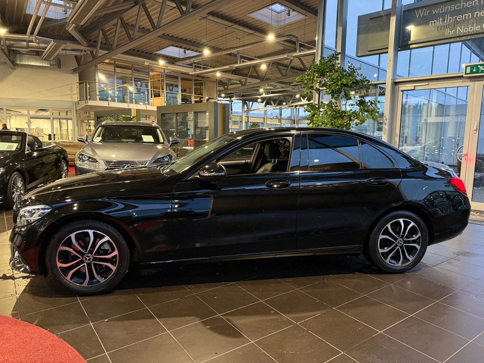 Fahrzeugabbildung Mercedes-Benz C 220d Avantgarde LED NAVI ALU