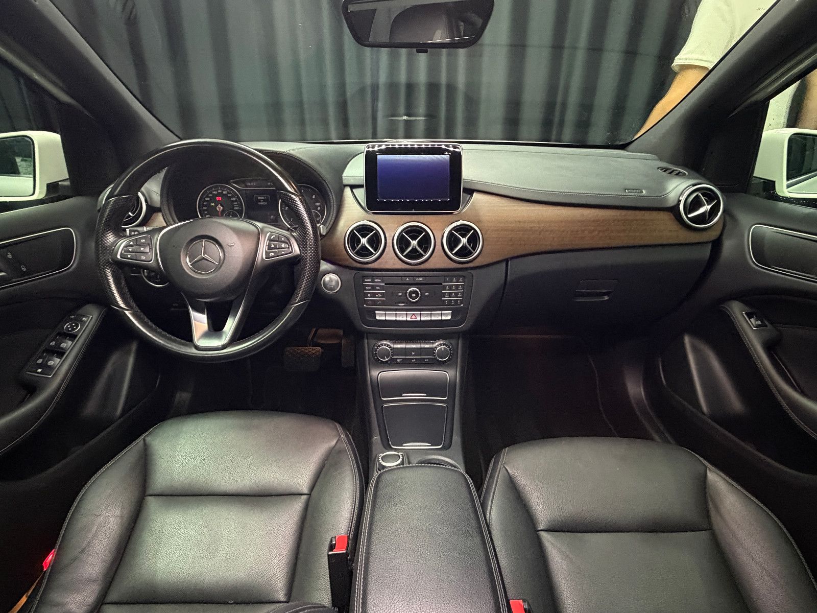 Fahrzeugabbildung Mercedes-Benz B 220 CDI |AUTOMATIK|NAVI|RF-CAM|LEDER