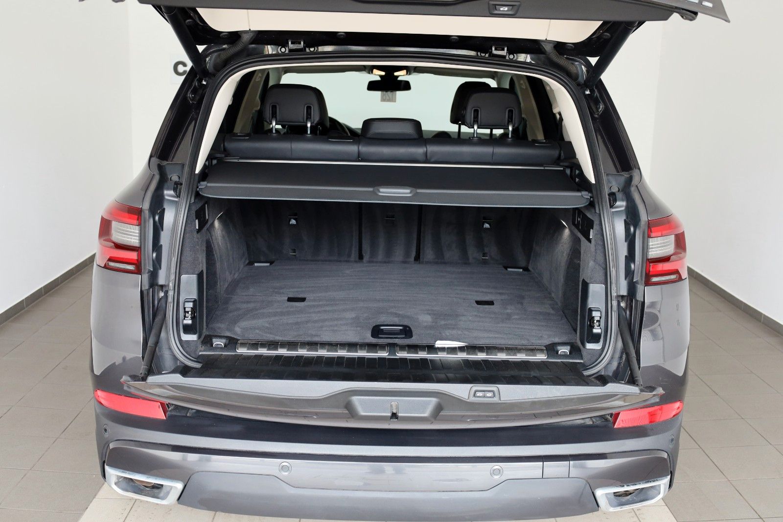 Fahrzeugabbildung BMW X5 xDrive 45 e,Leder,Navi,LED,Kamera,ACC,AHK el.