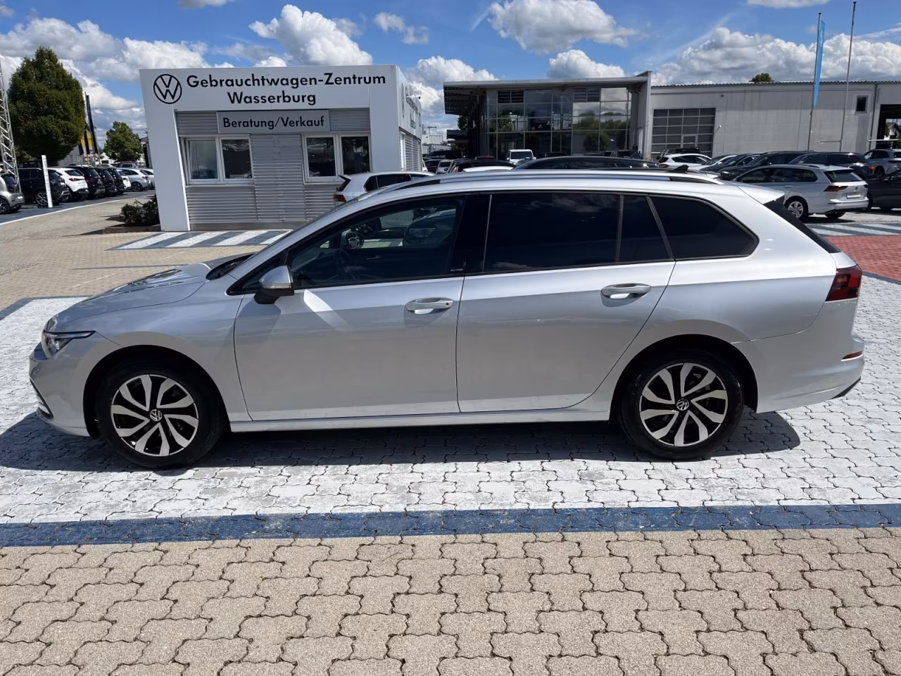 Volkswagen Golf VIII Variant 1,5 TSI Active (NAVI+LED+APP+S