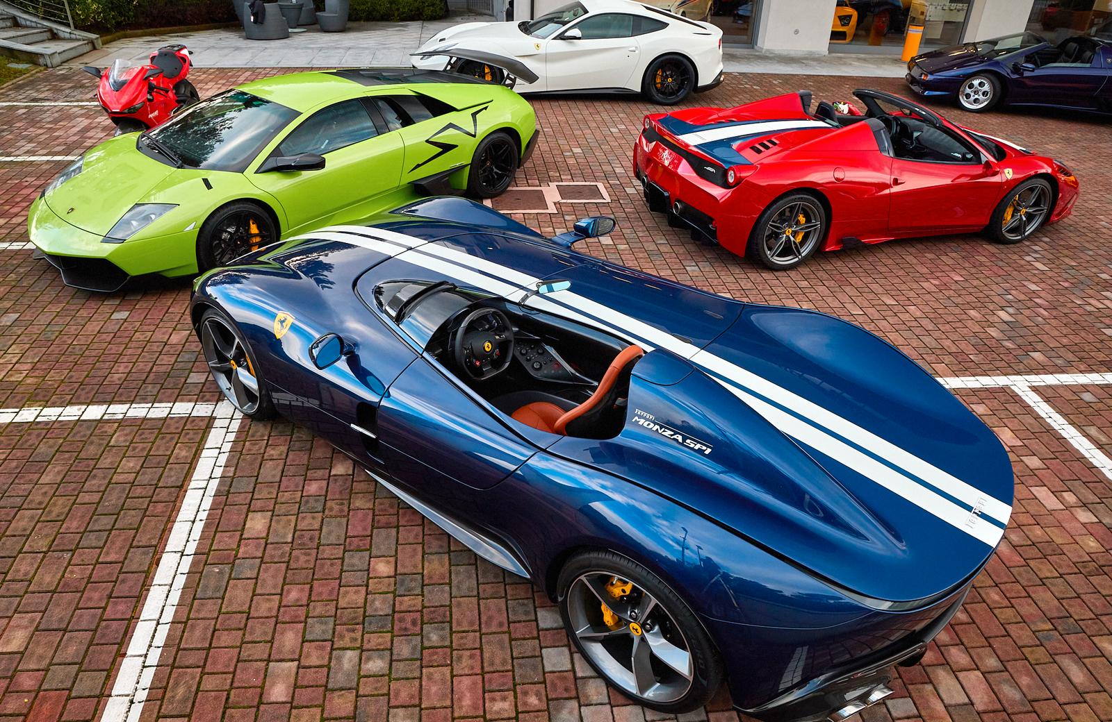 showroom-image-top