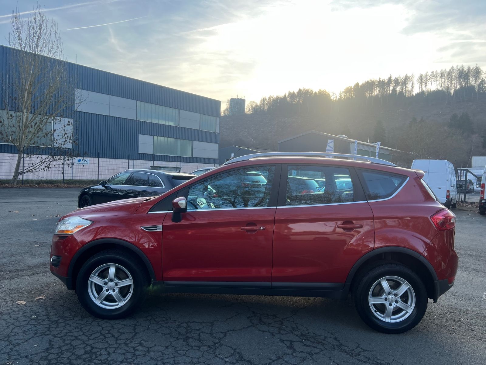 Fahrzeugabbildung Ford Kuga 2.5T Titanium * AUTOMATIK *