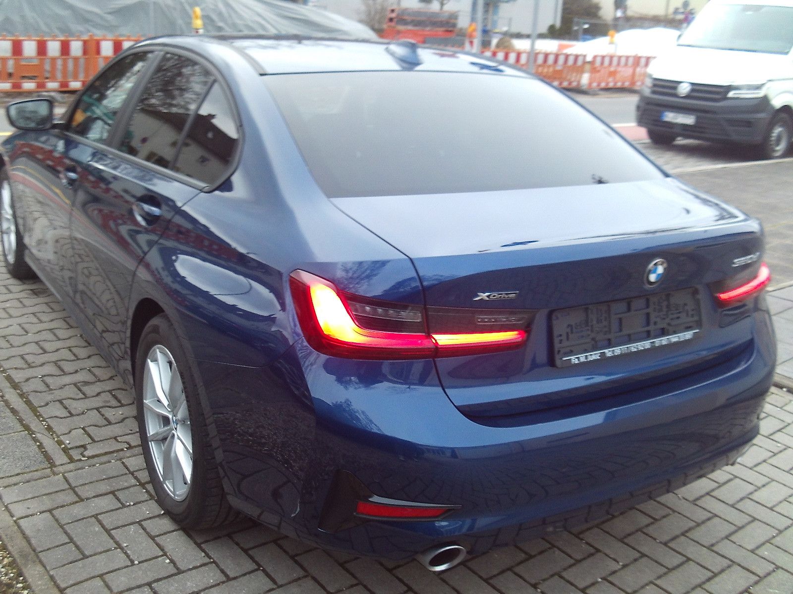 BMW 320 Baureihe 3 Lim. 320 d xDrive Advant.LASER foto 2
