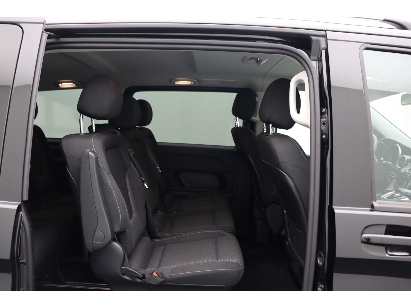 Fahrzeugabbildung Mercedes-Benz V 250 EDITION lang AHK LED Totwinkelassistent 3-