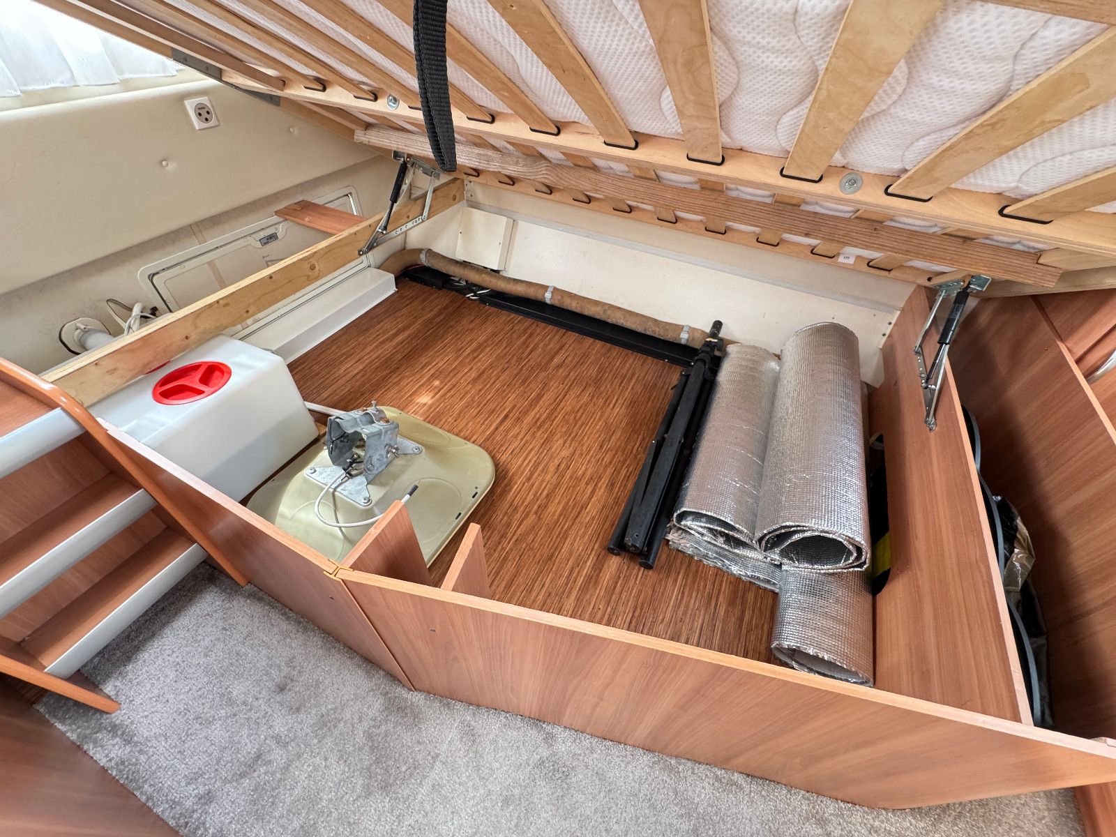 Fahrzeugabbildung Hobby 545 KMF DE LUXE SAT TV MOVER RUNDSITZGRUPPE