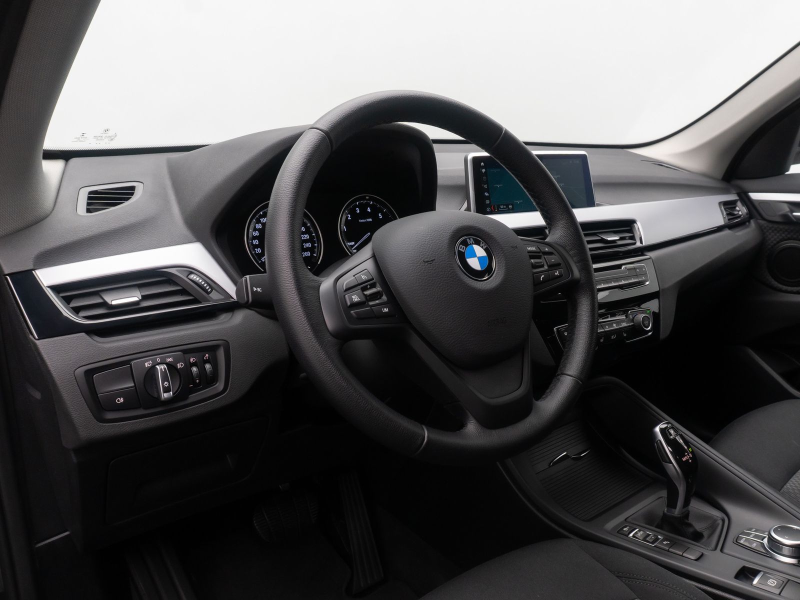 Fahrzeugabbildung BMW X1 sD18i GeschwindigReg DAB ParkAss Navi Lordos