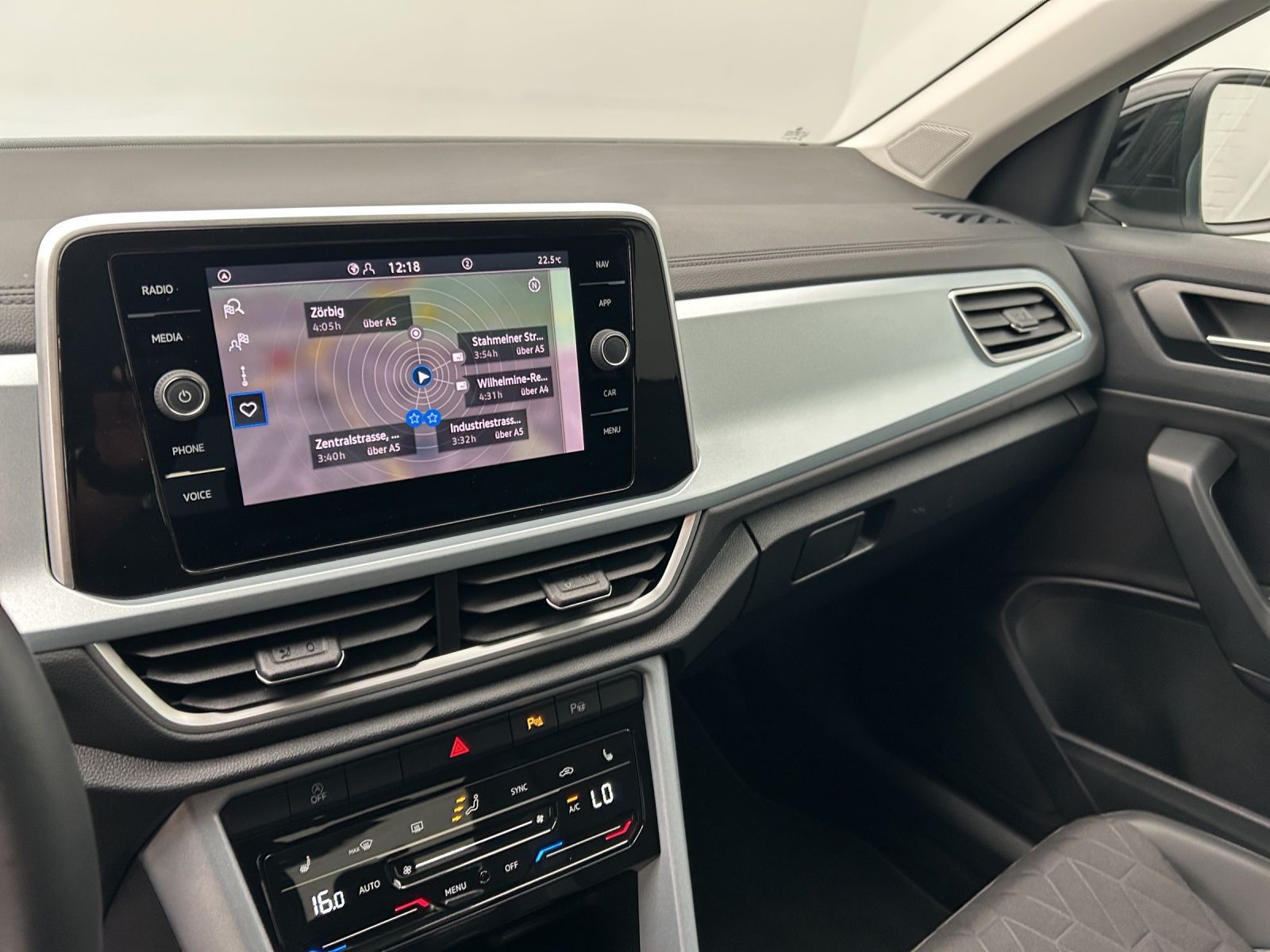 Volkswagen T-Roc - Bild 8