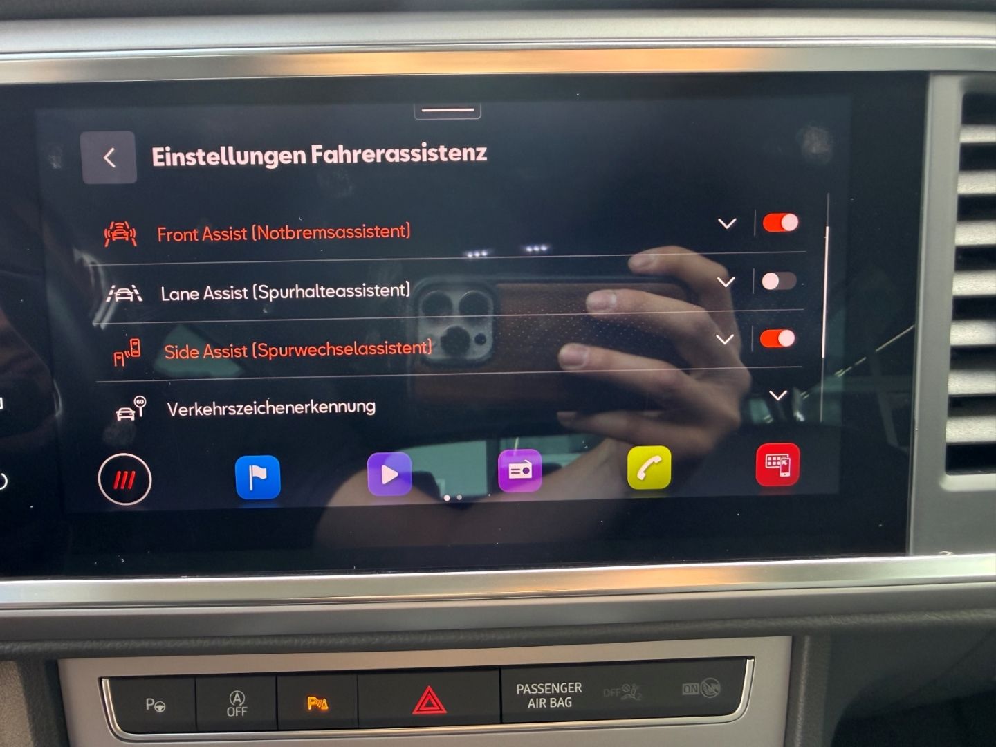 Fahrzeugabbildung SEAT Ateca 1,5 TSI FR LED AHK Navi RFK GJR TWA VZE Te