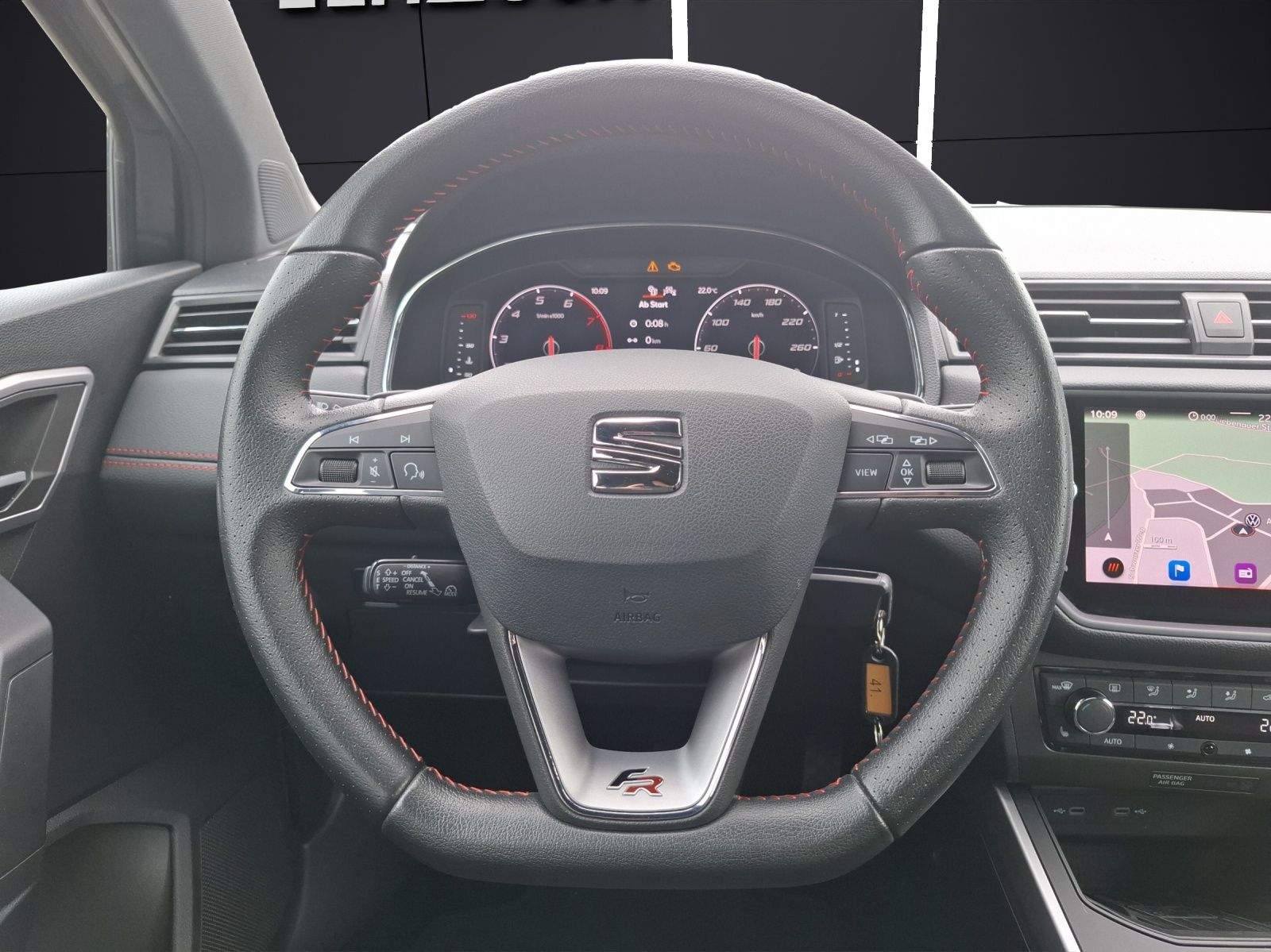 Fahrzeugabbildung SEAT Arona TSI FR-Line DSG LED Navi AID ACC RFK SH