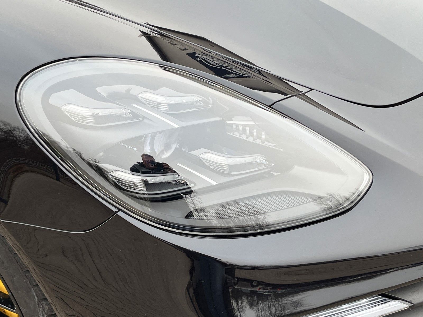 Fahrzeugabbildung Porsche Panamera Turbo S*HuD*MATRIX*Carbon*Pano*PDLS+**