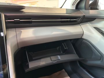 Ford Explorer Select RWD