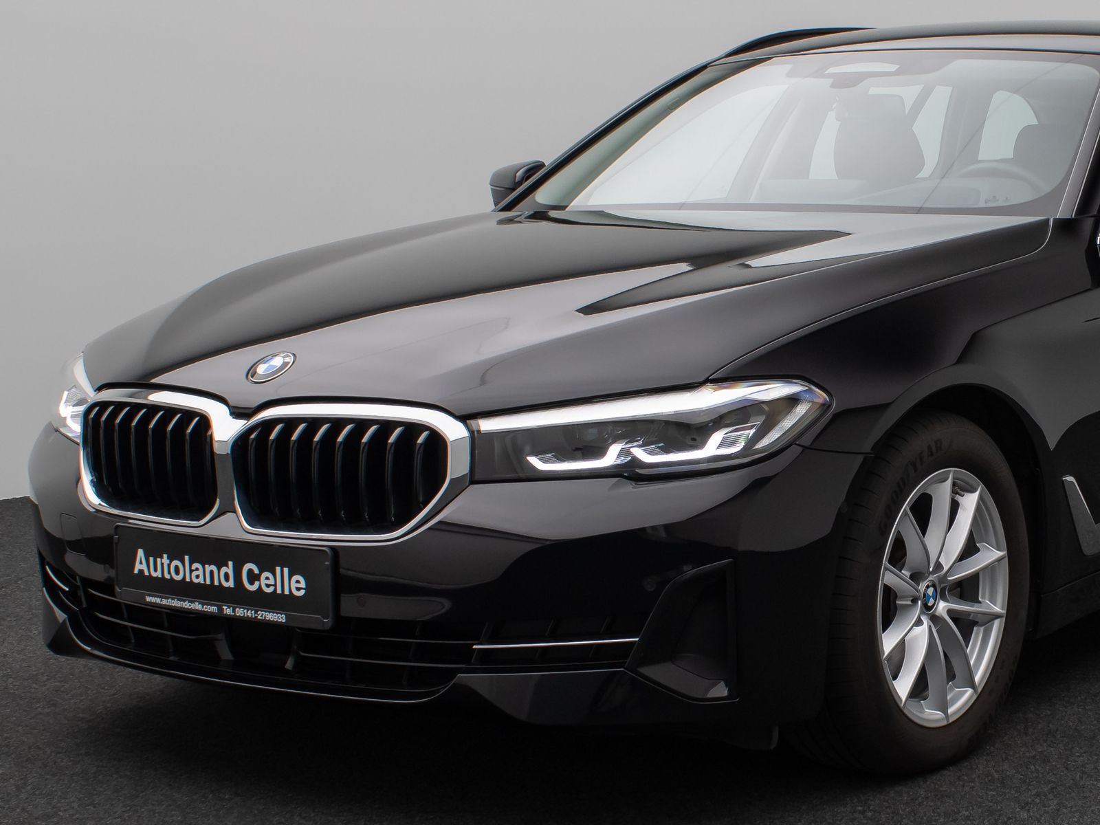 Fahrzeugabbildung BMW 520d xD Kamera HUD DAB 4xKlima Sport Leder Alarm