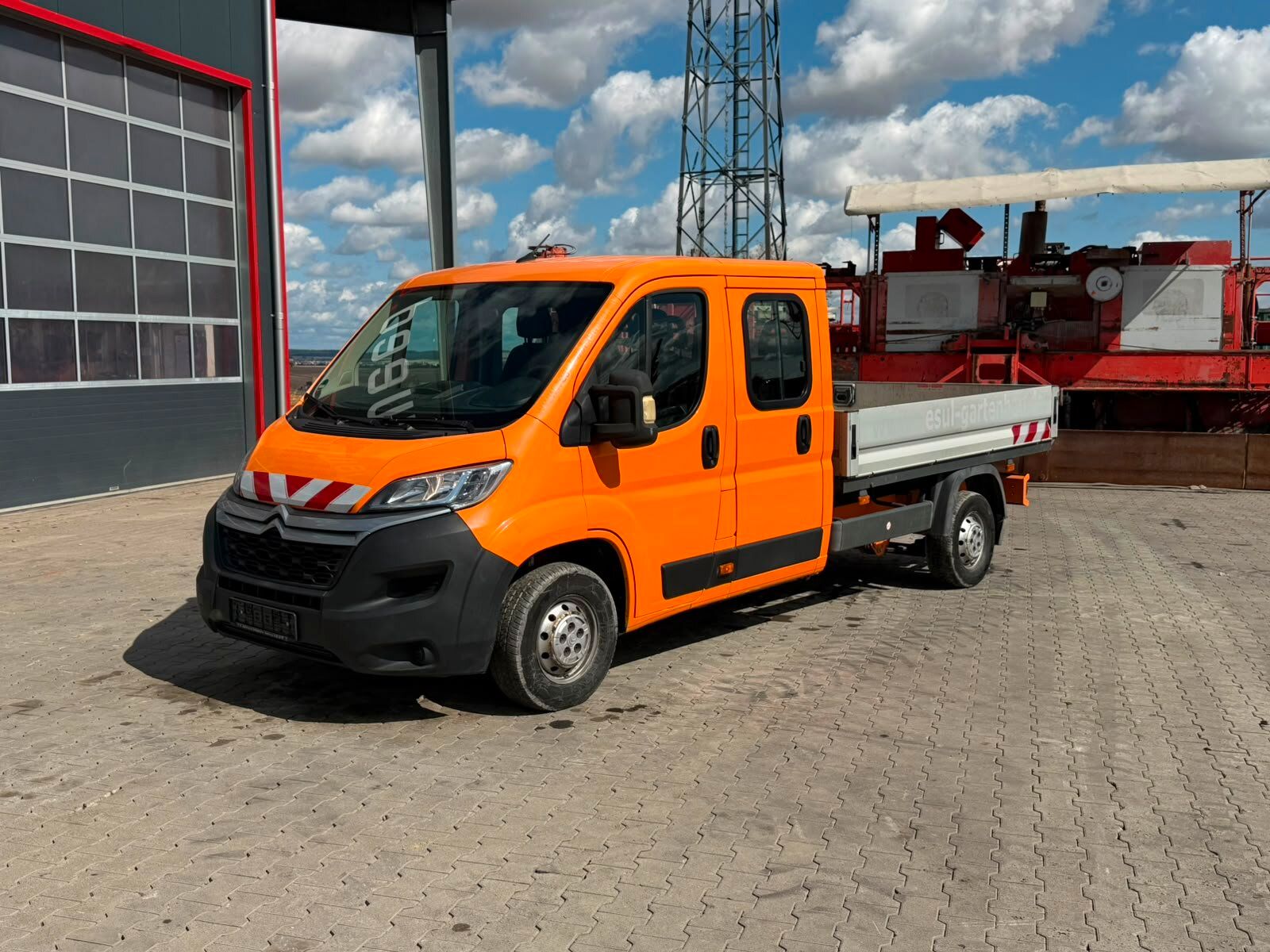 Fahrzeugabbildung Citroën Pritsche DoKa / 7 Sitze / 2021