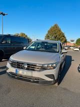 Volkswagen VW Tiguan 5N - Volkswagen Tiguan mit Benzin-Antrieb: Kombi