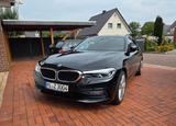 BMW 530i xDrive Touring A - - BMW 530: Schwarz