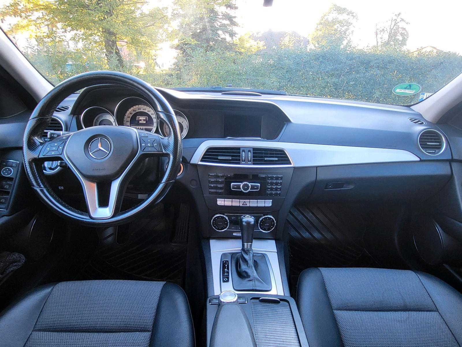 Mercedes-Benz 220 2012 — photo 8