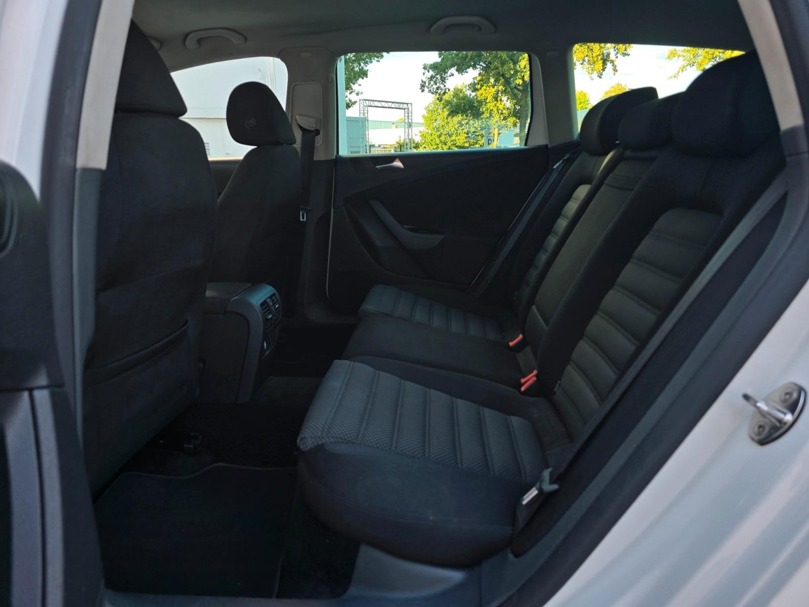 Volkswagen Passat 2009 — photo 9
