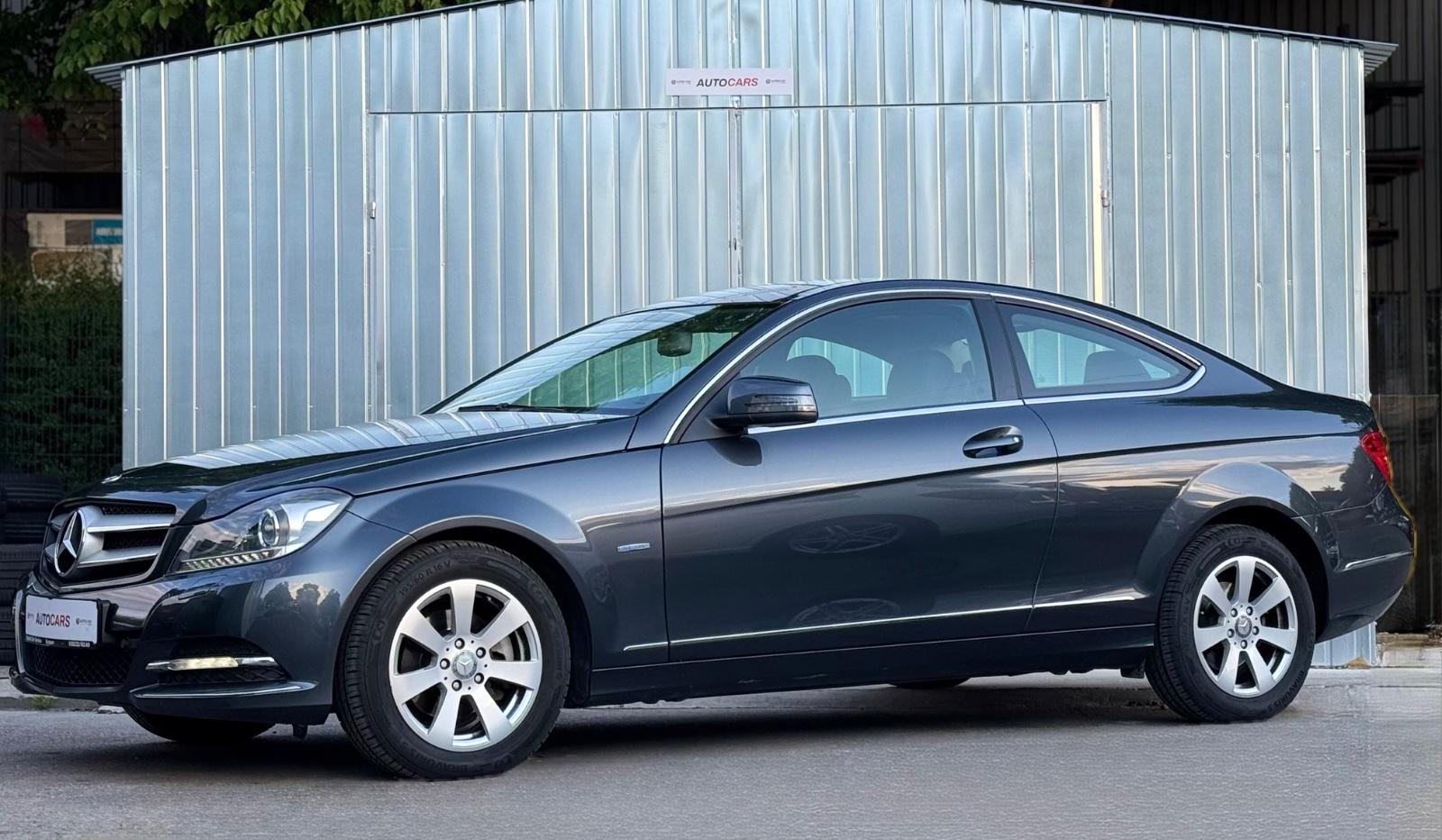 Mercedes-Benz C 180 Coupe BlueEfficiency/BI-XEN/PANO/TEMP/NAV