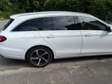 Mercedes-Benz E 220 d 4MATIC Avantgarde T Autom. Distronic AHK - Mercedes-Benz E 220 Gebrauchtwagen in Hannover