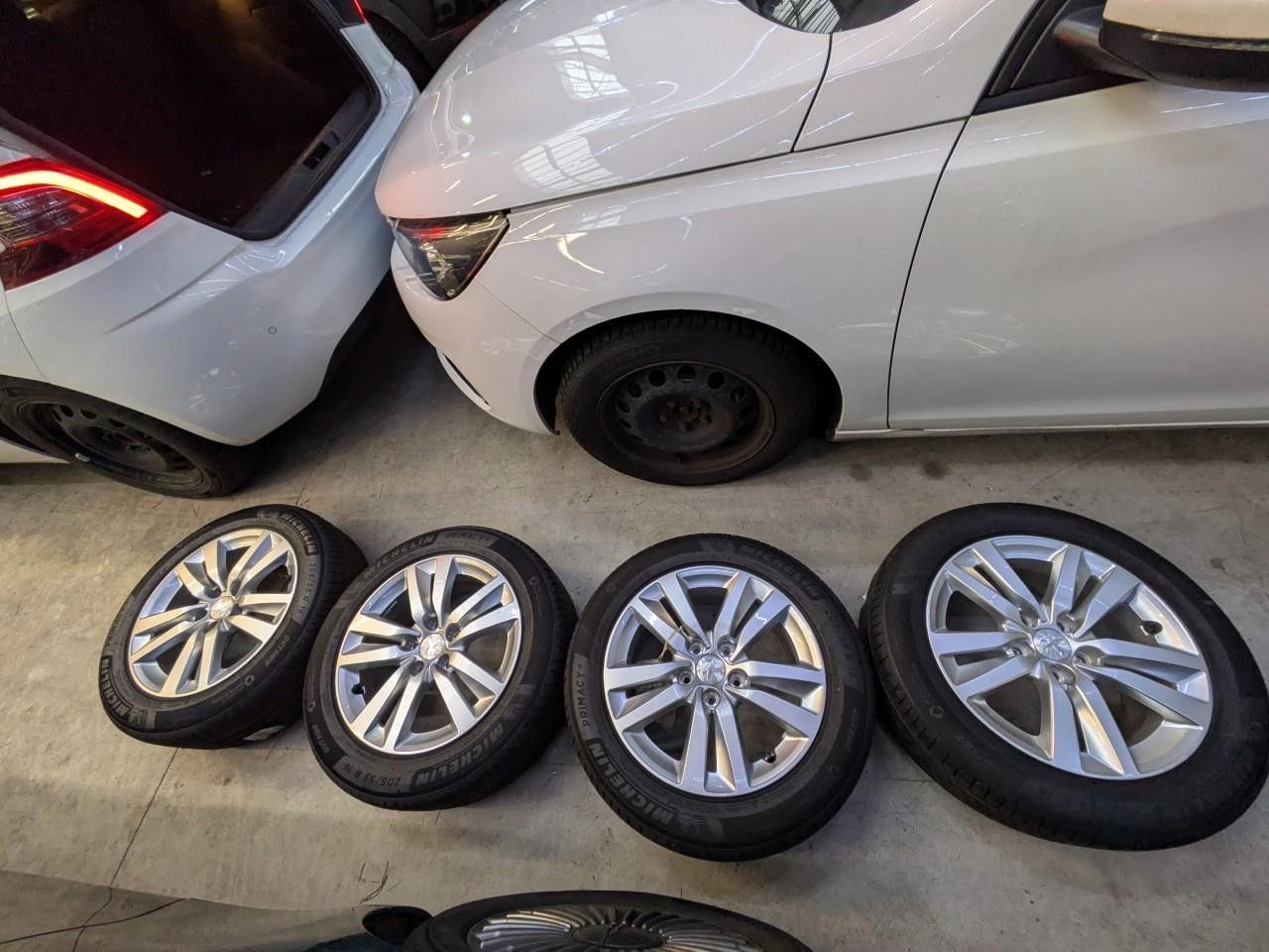 Fahrzeugabbildung Peugeot 308 LIM. 1.2T ACTIVE PACK 8-AT NAVI/TEMP./SPORT