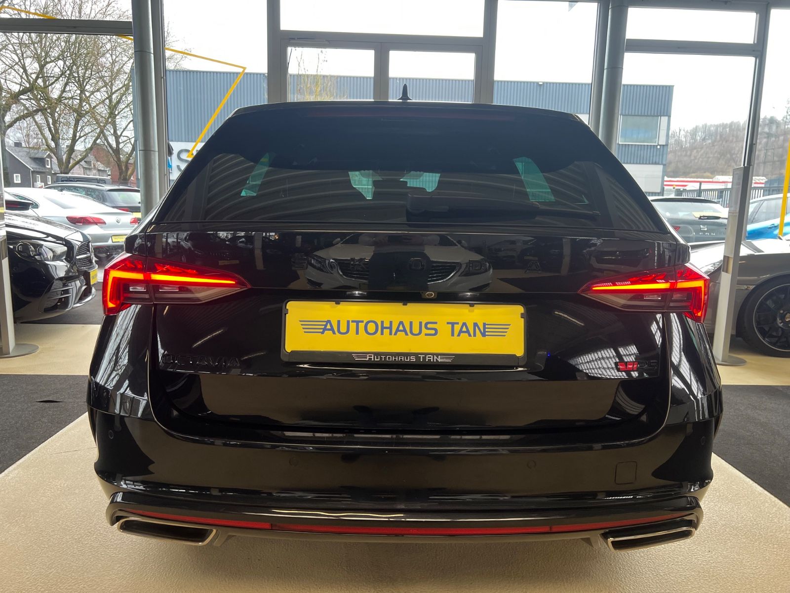 Fahrzeugabbildung SKODA Octavia Combi RS *HEAD*ACC*KAMERA*LED*VIRTUAL*