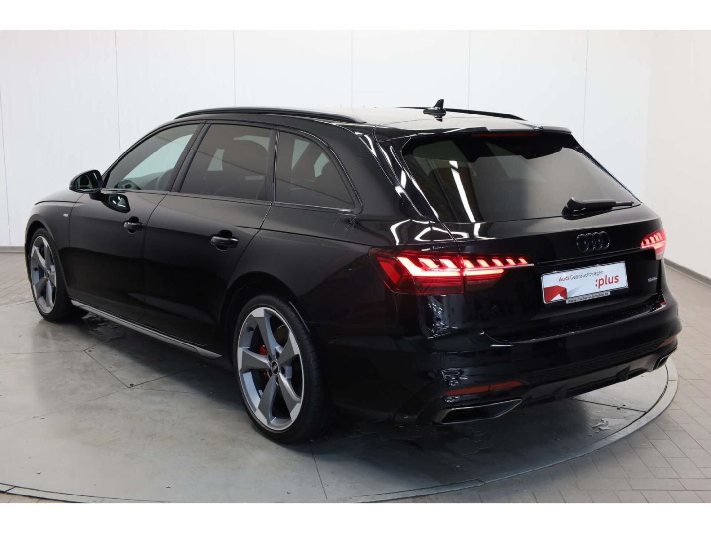 Audi A4 Avant 45 TFSI quattro S line competition plus foto 4