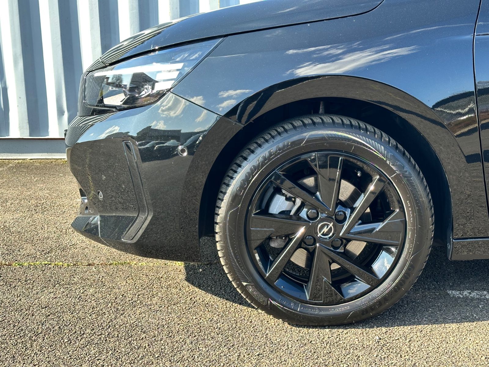 Fahrzeugabbildung Opel Corsa F GS*Allwetter*SHZ*LHZ*PDC*NAVI*IntelliLux