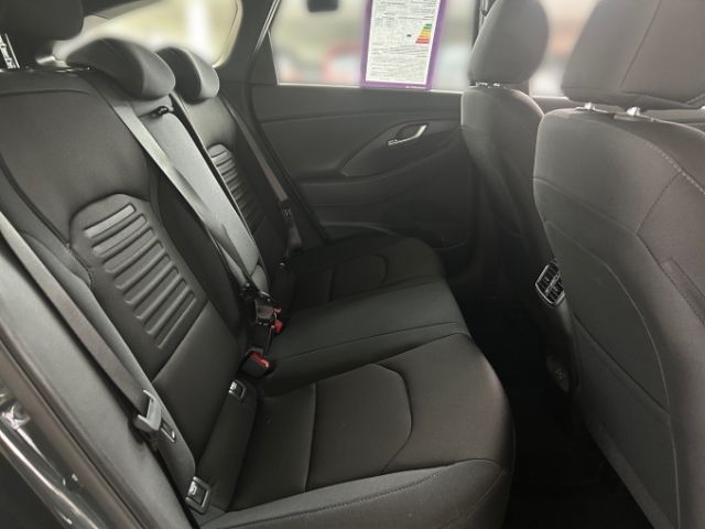 Fahrzeugabbildung Hyundai i30cw Advantage MY25 Plus-Paket NAVI+PDC vorne u