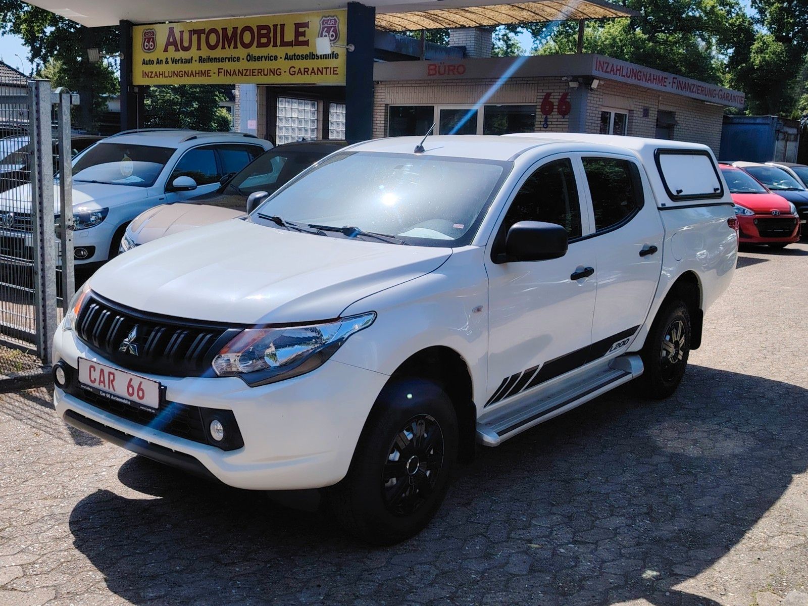 MITSUBISHI L200