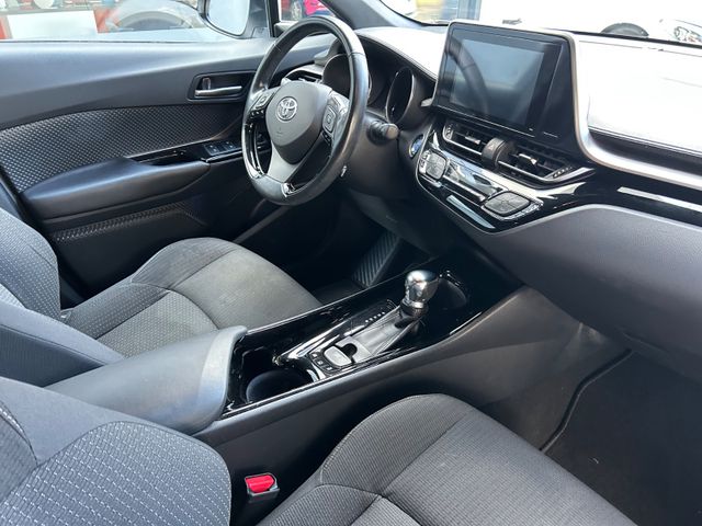Fahrzeugabbildung Toyota C-HR Hybrid Team D+Kamera+Navi+LED+BT+PDC+SHZ+BC