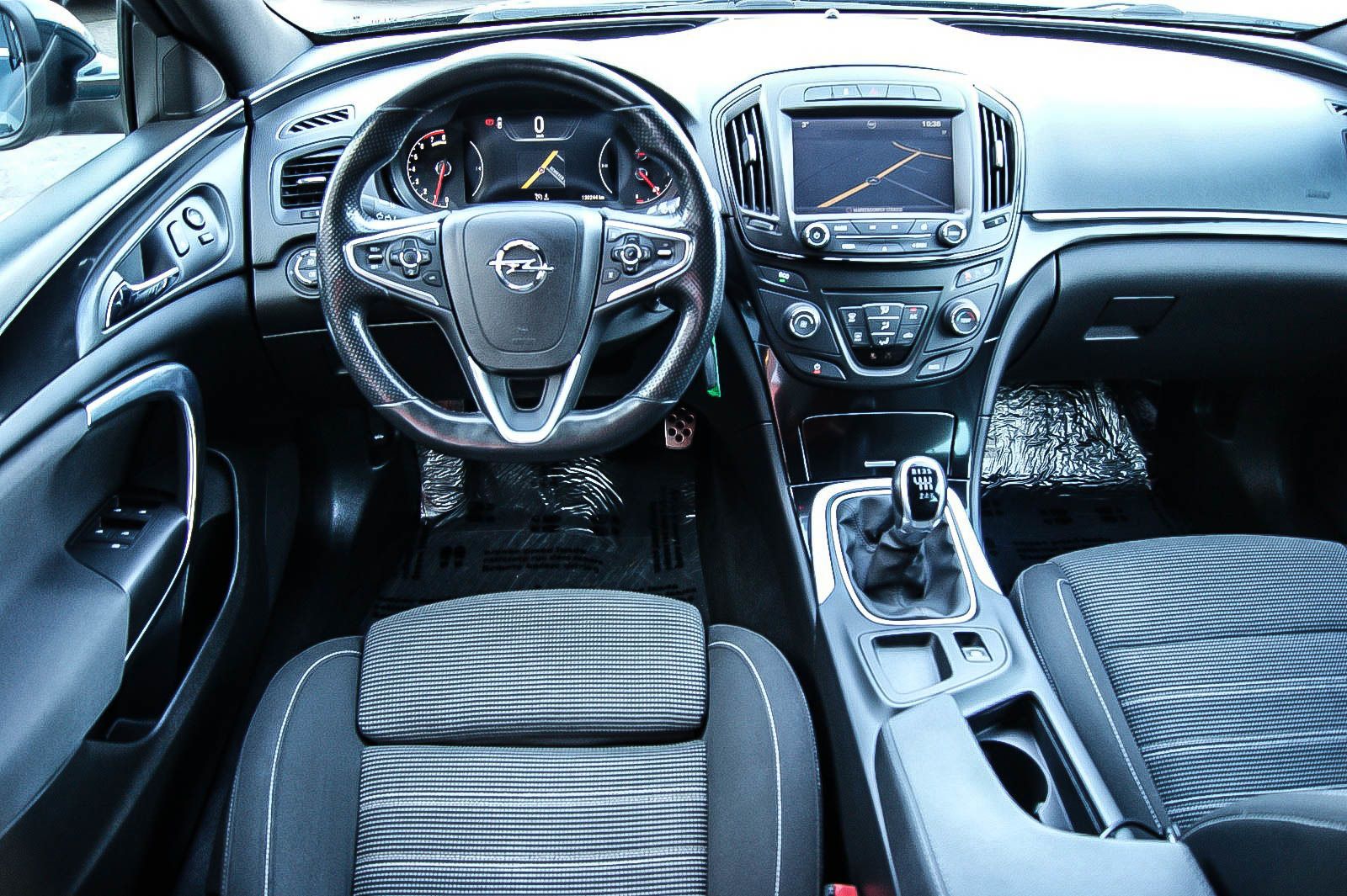 Fahrzeugabbildung Opel Insignia ST 16 SIDI Turbo SPORT OPC NAVIGATION