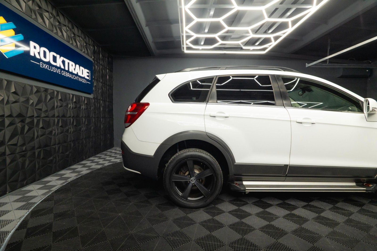 Fahrzeugabbildung Chevrolet Captiva 2.2 D LT+ 2WD Sport | 7 Sitze | 19 Zoll