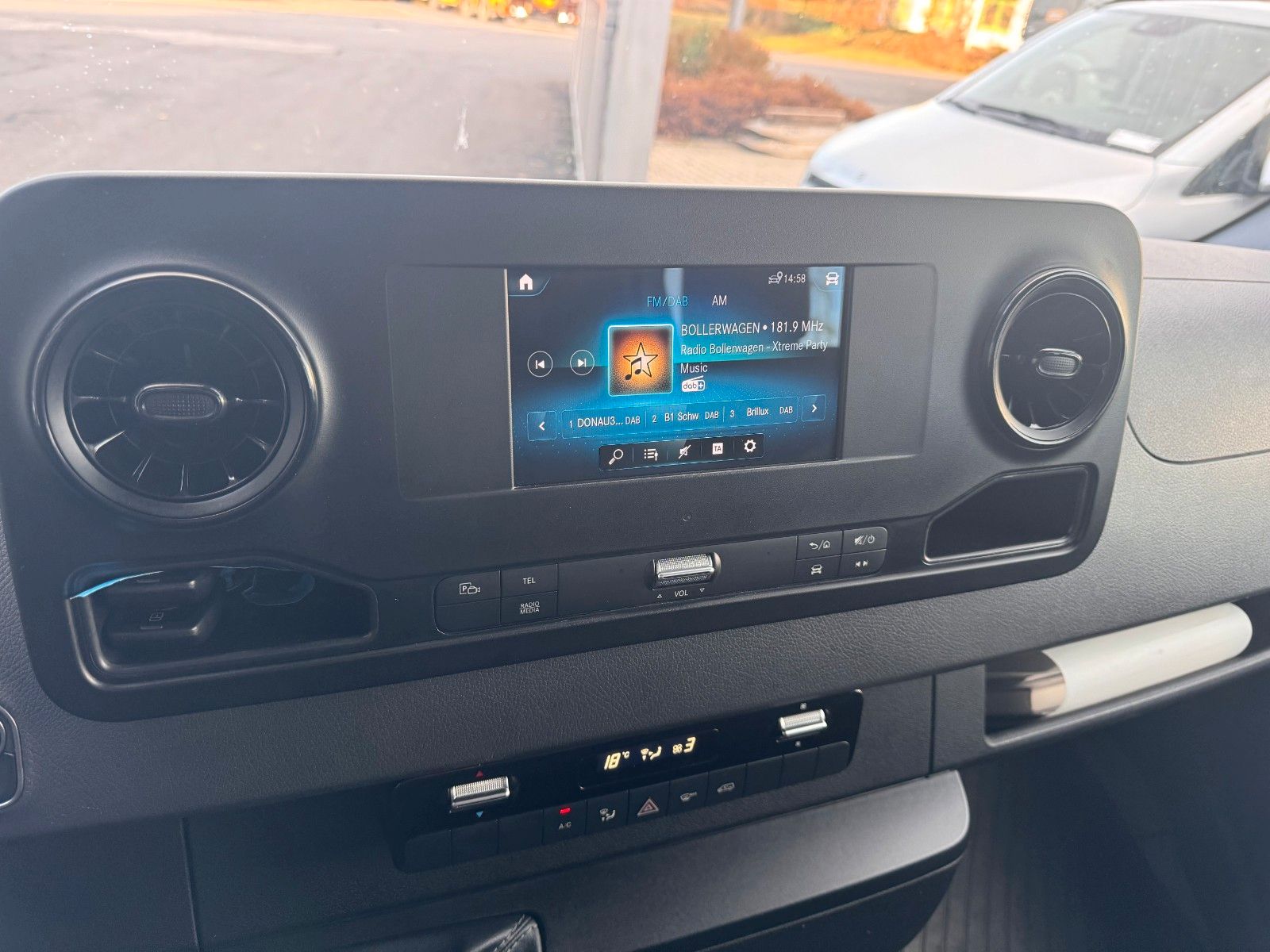 Fahrzeugabbildung Mercedes-Benz Sprinter 315 CDI Kompakt Flachdach Mixto/DoKa