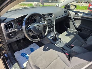 Volkswagen Golf - 11