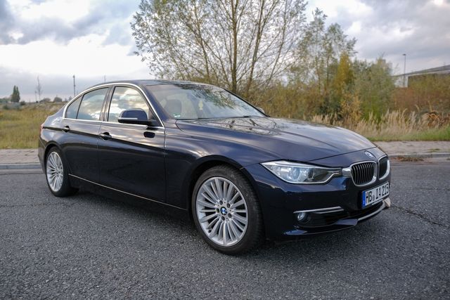 BMW 320i Luxury Line Luxury Line