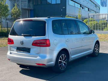 Volkswagen Touran - 4
