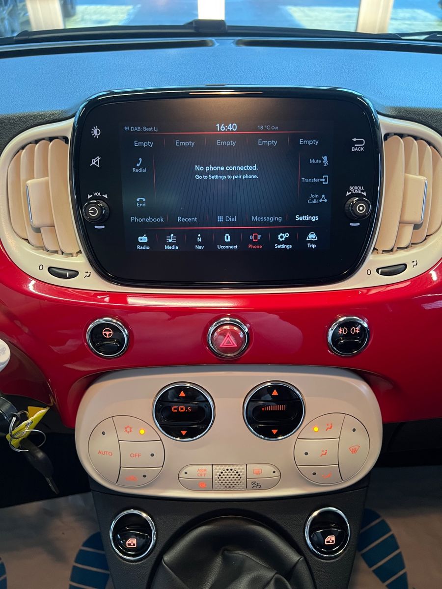 Fahrzeugabbildung Fiat 500 Dolcevita *PANO*TEMPOMAT*PDC*VIELE EXTRA´S