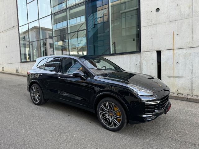 Porsche Cayenne Turbo S *Approved*Service NEU*Burmester*