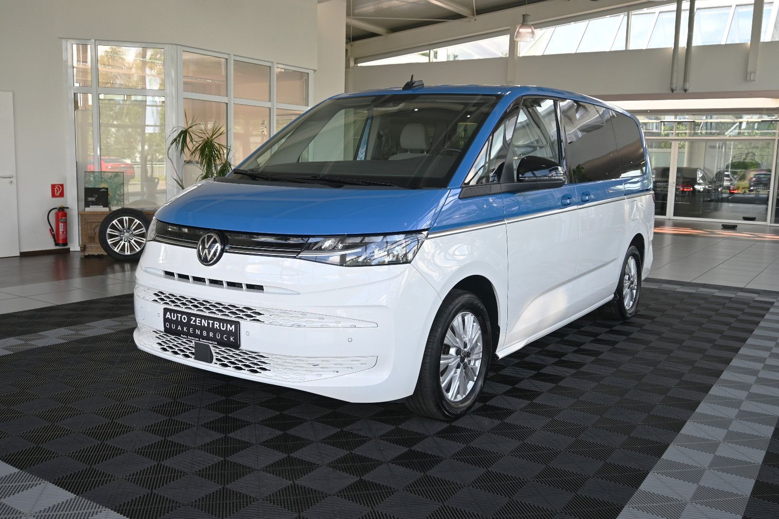 Volkswagen Multivan 1.4 TSI eHybrid Life Lang LED Navi imagem 3