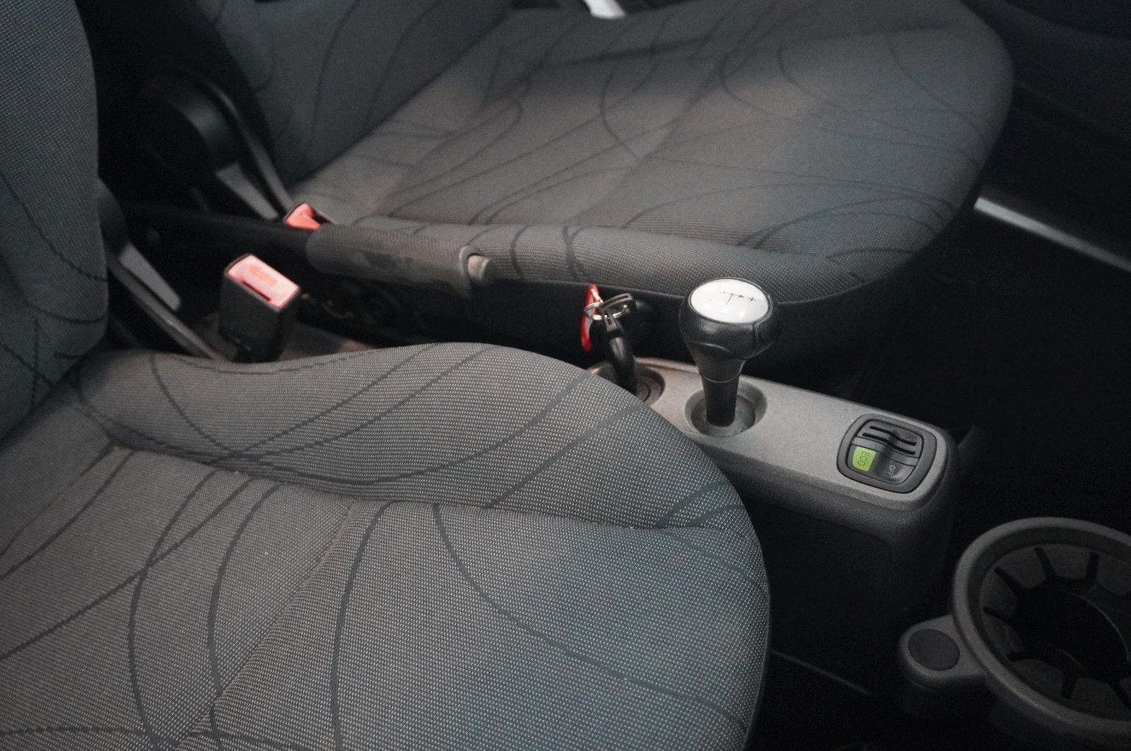 Fahrzeugabbildung Smart ForTwo 1.0 COUPE PASSION AUTOM. KLIMA/PANO/RADIO