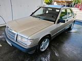 Mercedes-Benz 190 Diesel 2.5L. Tüv. Neu Oldtimer H Zulas... - Mercedes-Benz 190 mit Diesel-Antrieb: 2.5