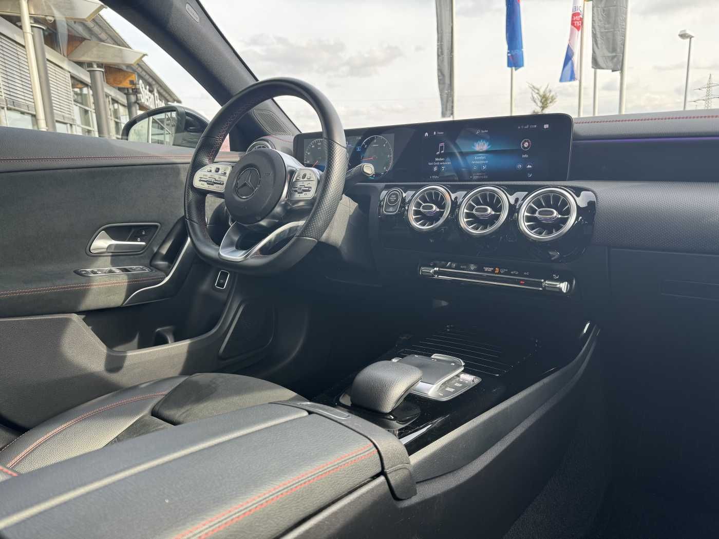 Fahrzeugabbildung Mercedes-Benz CLA 200d Shooting Brake AMG+19+LED +IHC+Ambiente