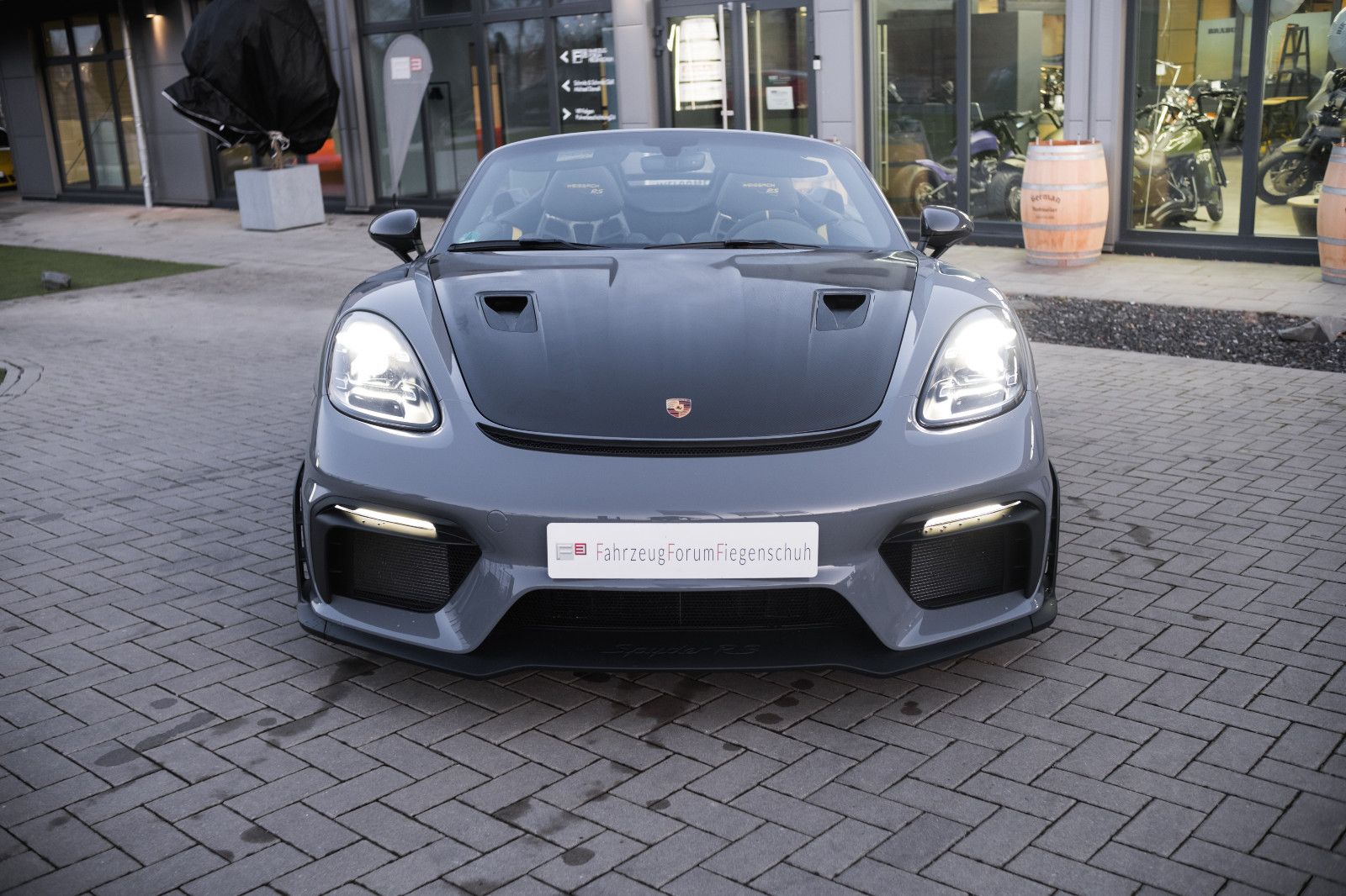 Fahrzeugabbildung Porsche Boxster 718 Spyder RS -Weissach-Lift-Kamera-PCCB