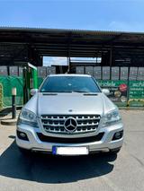 Mercedes-Benz ML 350 CDI 4MATIC - - Mercedes-Benz aus 2009: Geländewagen